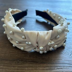 Faux Pearl Knotted Headband